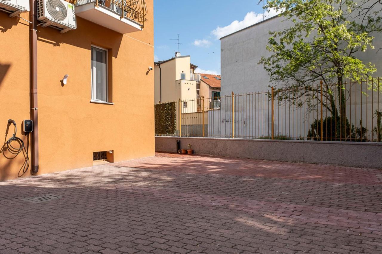 Leader Apartment 4 - Monzino - Hockey Msg Arena - Linate - Μιλάνο Εξωτερικό φωτογραφία